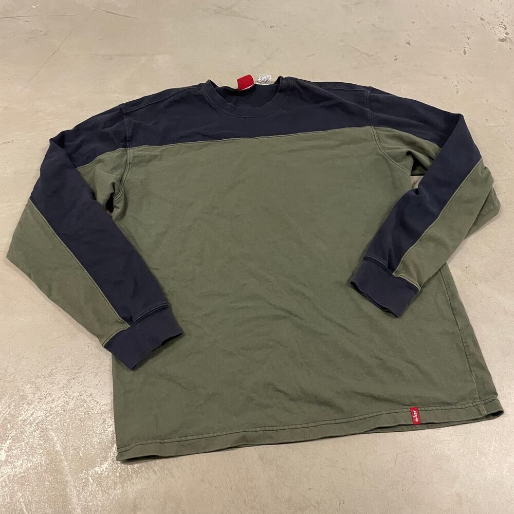 Vintage Y2K Levi’s striped essential t-shirt